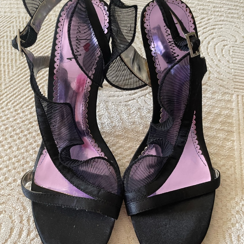 Luí Chung black satin heels